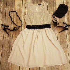 2/$35 Manteau Ivory & Black Little Dress Medium M